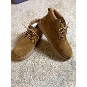 A Rare Pair Of Koolaburra‎ By Ugg Women's US7 Leather lace-up Boots